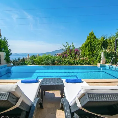 וילה Sleeps 6 Pool Air Con Wifi קלקן
