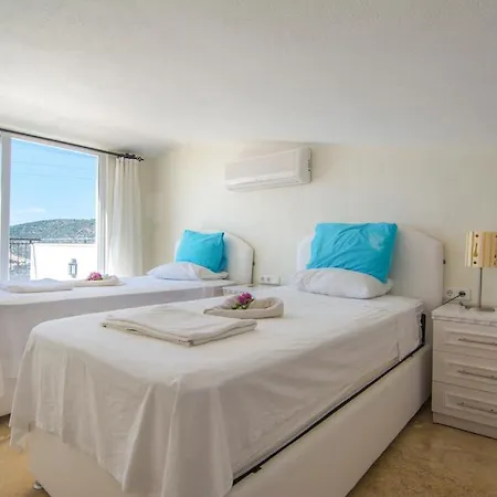 Sleeps 6 Pool Air Con Wifi * קלקן